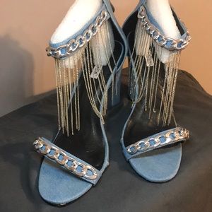 🆕PRICE DROP Fringed block heel sandal